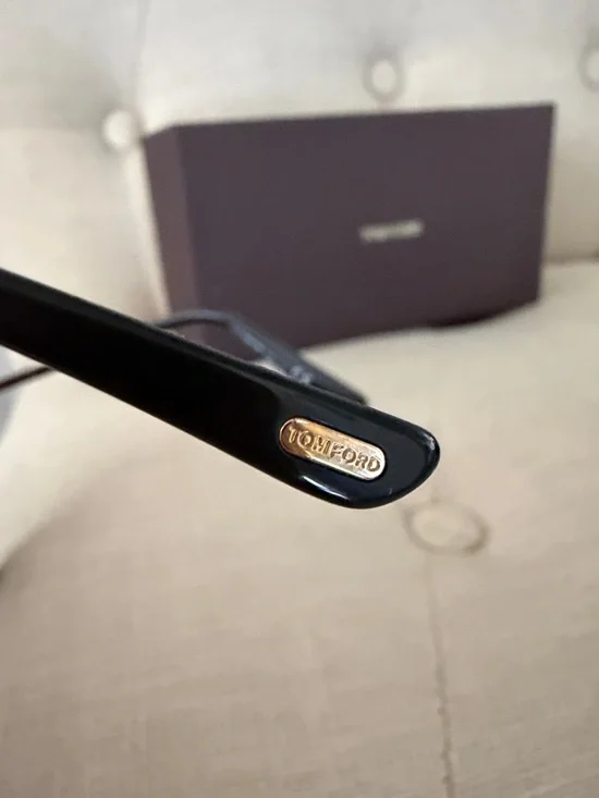 💯authentic Tom Ford Black Cat-Eye Sunglasses with Gold Accents - Picture 4 of 8